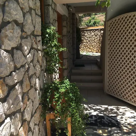 Christianna Apartman Áyios Nikítas