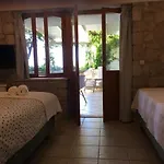 Christianna * Áyios Nikítas