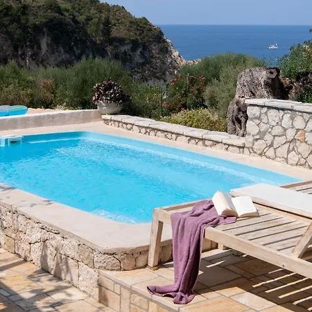 Christianna Apartment