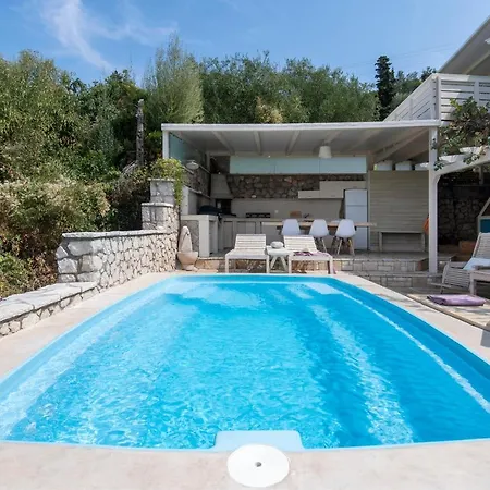 Christianna Apartment