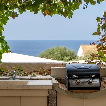 Christianna Apartment *