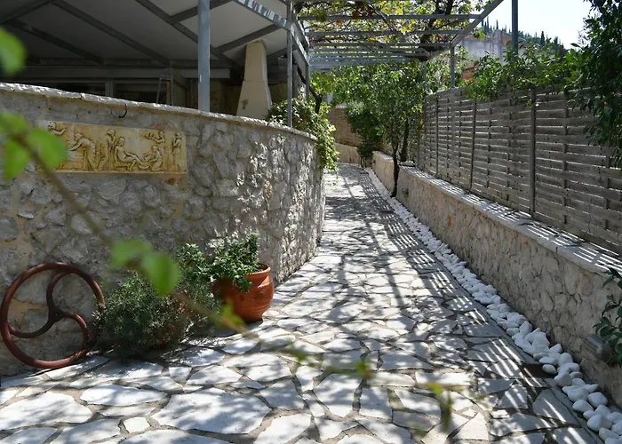 Christianna Apartment *